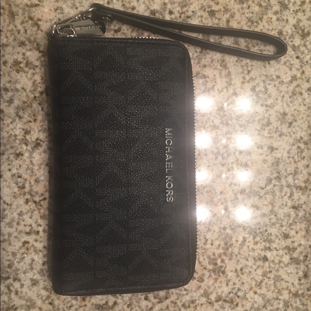 ❌SOLD❌ Michael Kors Wallet/Wristlet